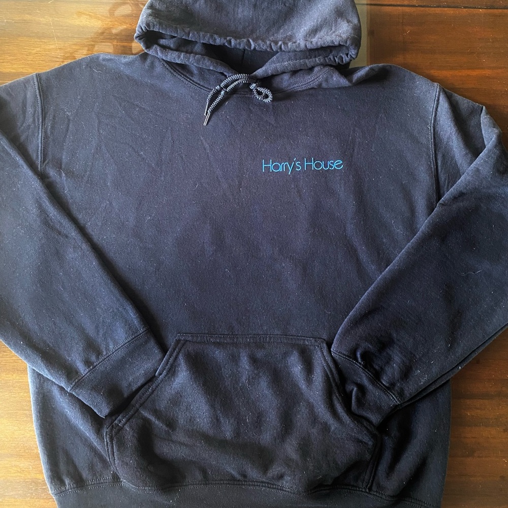 Harry Styles sweatshirt Harry’s House new album drop pop-up store in Paris 05/22